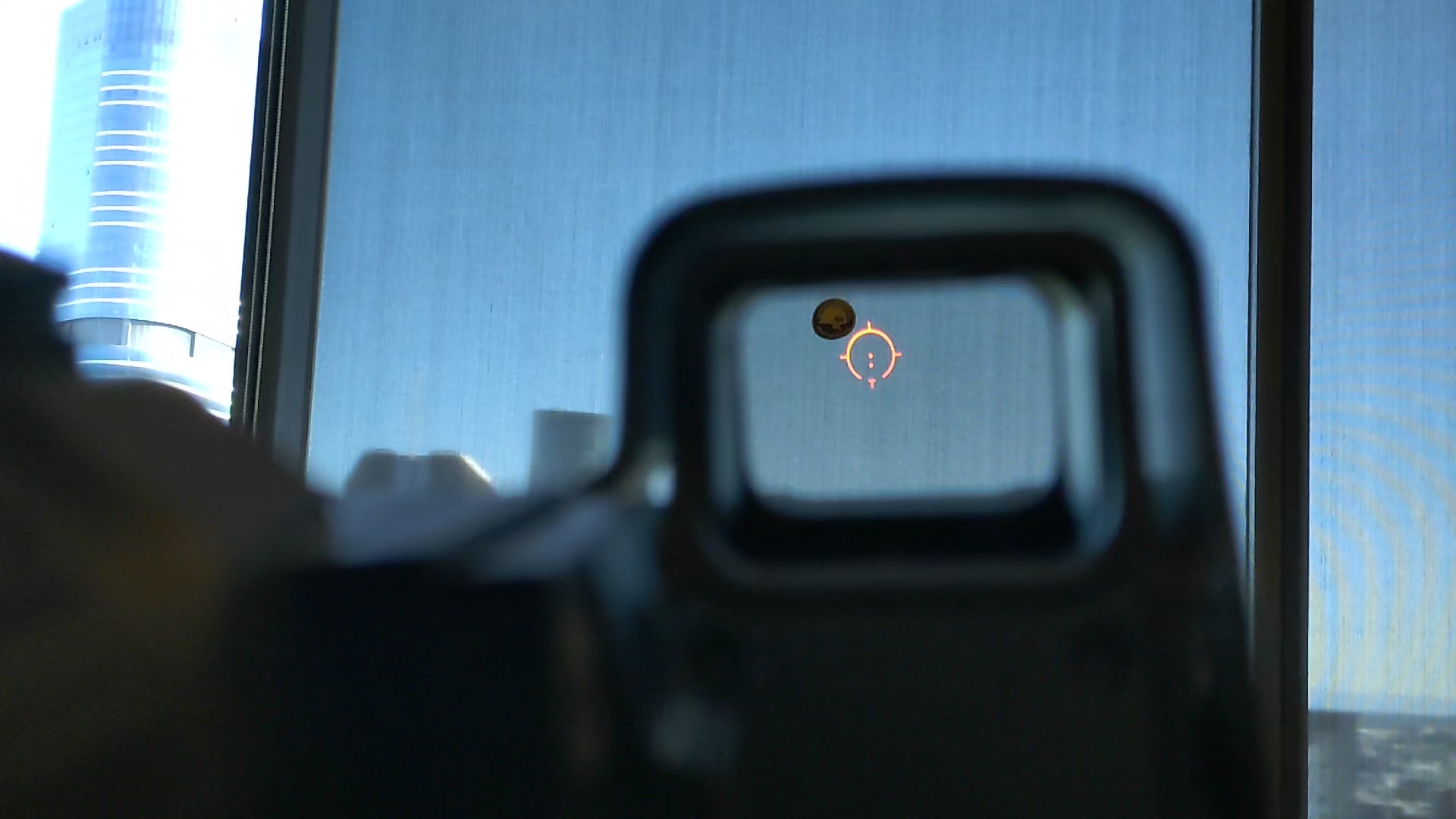 Video of HHS-1 hybrid sight black similar to Escape from Tarkov